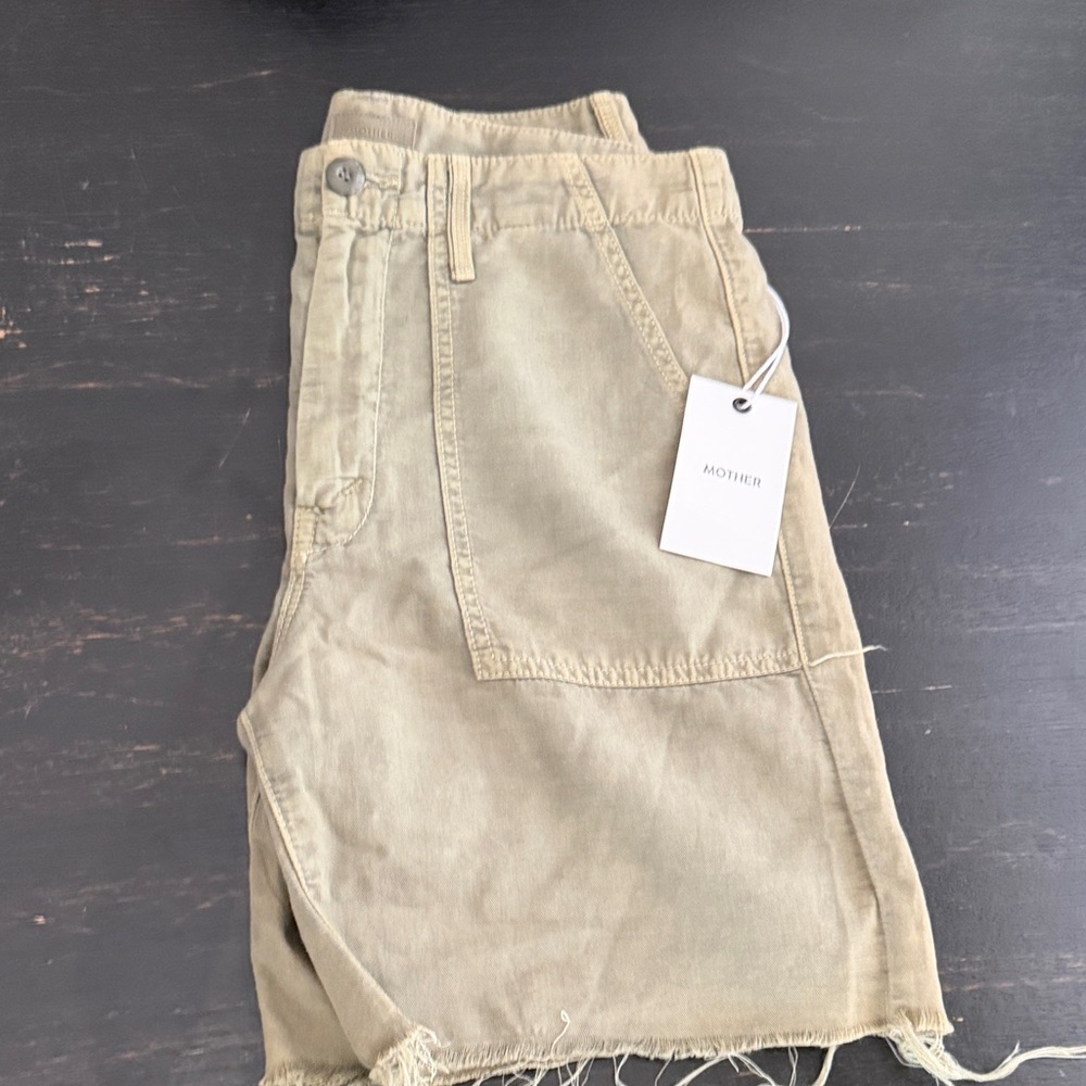 MOTHER The Shaker Chop army green Utility Shorts with Front Patch Pockets
